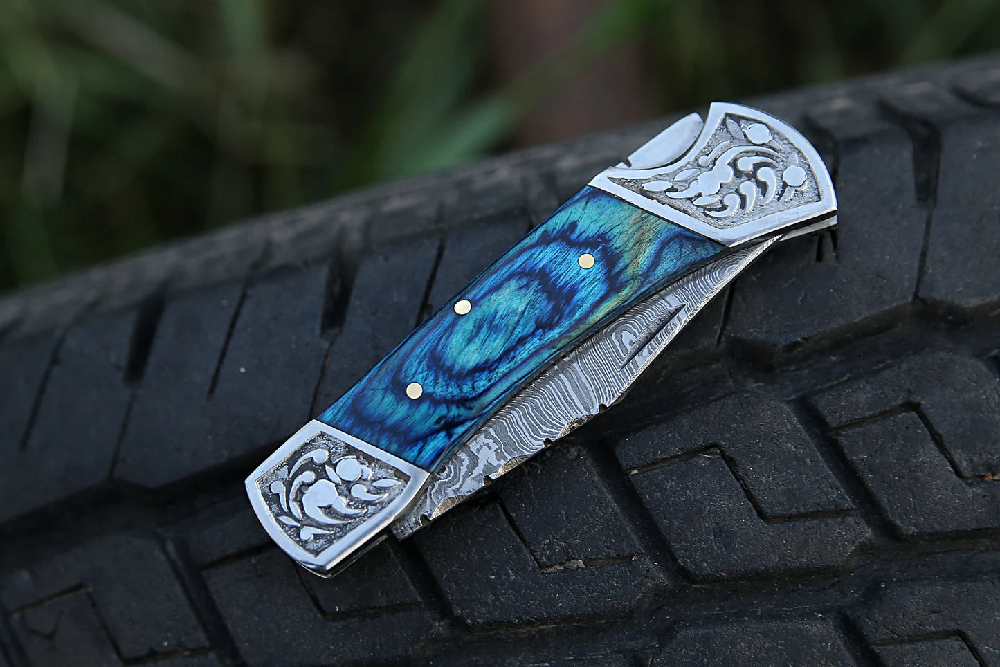 Back Lock Handmade Damascus Steel Pocket Knife Blue Wood
