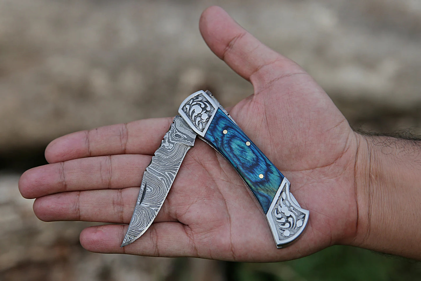 Back Lock Handmade Damascus Steel Pocket Knife Blue Wood